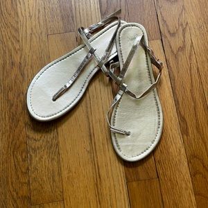 NWOT NY & Company t sandals- size 9